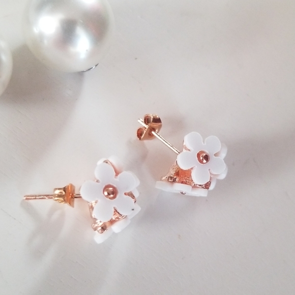 Double Side Ball Flower Stud Front Back - Picture 4 of 5